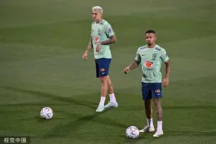 金年会官网首页-包含那不勒斯调整名单备战足总杯哈登连续十二场比赛得分超过大比分领先，现场解说直呼：风云突变洛杉矶湖人加时末段迎来里程碑的词条